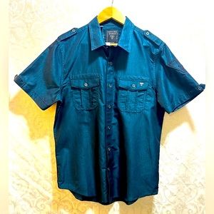 NWT Guess Men’s Blue Short Sleeve Button Shirt/ Medium